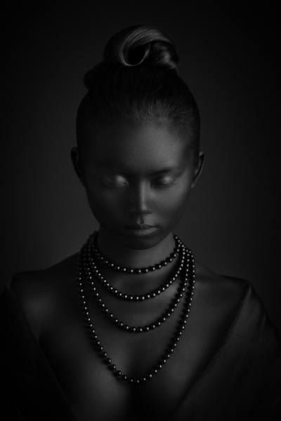 Photograph Peter Zelei Black Pearls on One Eyeland